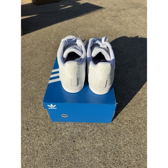 Adidas Originals Superstar J White Sneakers Youth/Women's Size 5.5 (US) – NWB - Picture 3 of 5